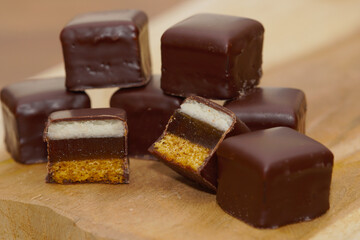 Dominoes - Gingerbread Speciality with jam and marzipan
