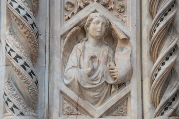 Obraz premium Detail of the base of the Cathedral of Santa Maria del Fiore, the Duomo of Florence, is the main Florentine church.
