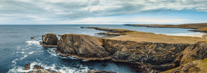Costa delle Isole Shetland in Scozia