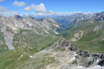 Fototapeta na wymiar Pralognan-la-Vanoise Valley and Alps mountain range from pointe l'Observatoire, Vanoise National Park, France
