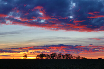 Herbstlicher Sonnenuntergang im Erzgebirge