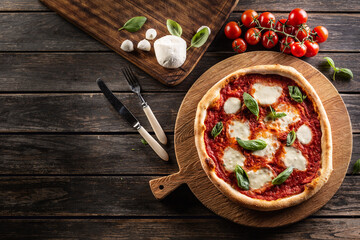 Pizza Napoletana - Napoli tomato sauce mozzarella and basil
