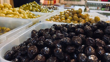 olives on market - obrazy, fototapety, plakaty