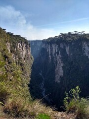 Waterfall - Cânion Itaimbezinho - Parque Nacional de Aparados da Serra - Canyons
Aparados da Serra National Park is in south Brazil. It’s known for the Fortaleza and Itaimbezinho Canyon