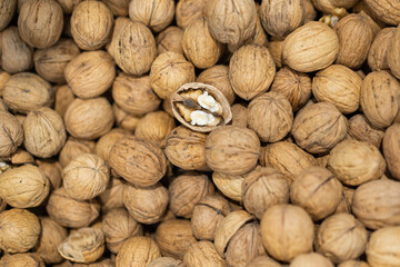 walnuts with harvested shells 