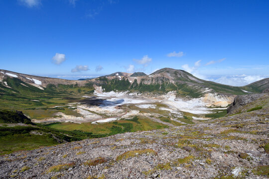 間宮岳から見たお鉢平全景（北海道・大雪山）
