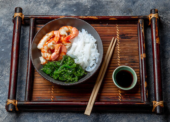 Shirataki noodles, shrimps and seaweed chuka bowl. Healthy low carbs, low calories lanch