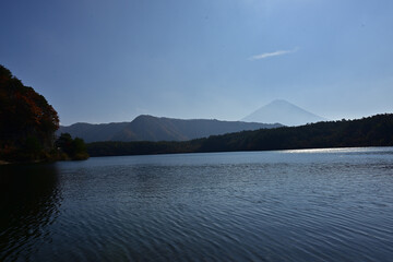 weather suggestive of autumn