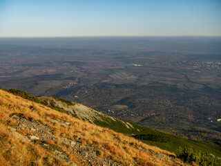 Obraz premium View of the autumn mountain pastures