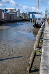 Ebbe im Hafen Husum