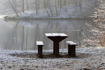 Obraz premium bench in the snow