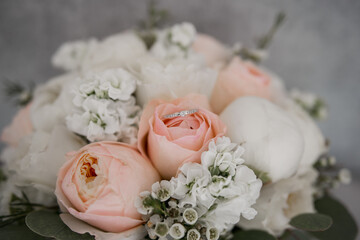 beautiful wedding bridal bouquet flowers close-up
