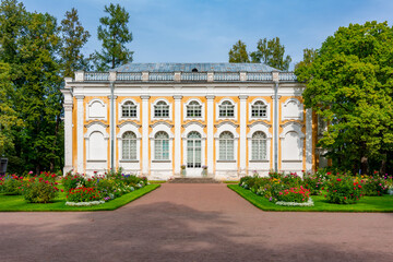 Obraz premium Pavilion Stone Hall Museum in Oranienbaum park, Lomonosov, Saint Petersburg, Russia