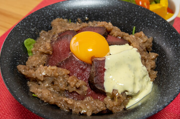 ローストビーフ丼