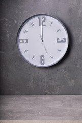 twelve o'clock at wall clock