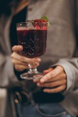 Girl with glintveing in hands 