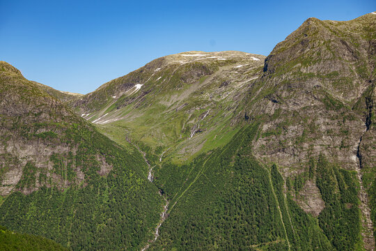 Gaularfjelletveien with view over the valley