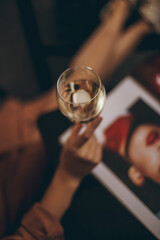 Champagne glass in girlshand 
