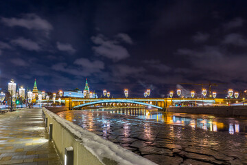 Fototapeta na wymiar Winter view on Moscow River and Kremlin