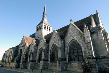 Fototapeta na wymiar ville de Provins, Cité Médiévale, église Sainte-Croix (XIIe siècle), département de Seine-et-Marne, France