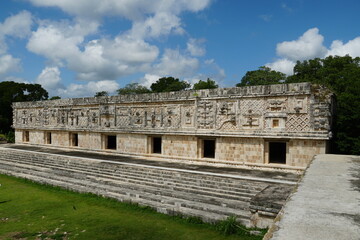 Obraz premium uxmal, mexico, yucatan. monument, pyramid, unesco, buildings, merida, campeche, sky, nature