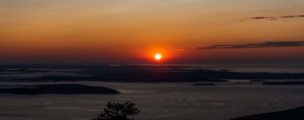 Fototapeta na wymiar Maine sunrise