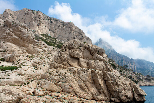 Rocky Moutain By The Sea