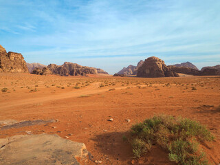 4x4 car trail through the desert