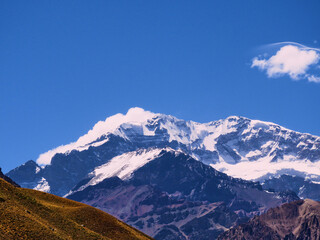 Parque nacional Aconcagua, montaña con pico nevados
