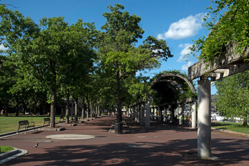 Wisteria Arch by Boston’s Marriot Hotel on the Longwharf Pier, Boston, MA, USA.