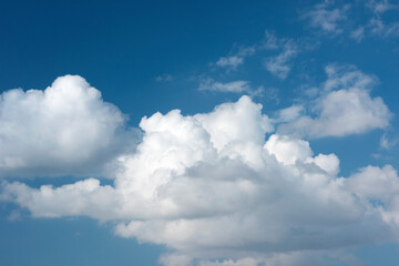 Fototapeta na wymiar Blue sky and beautiful clouds. 