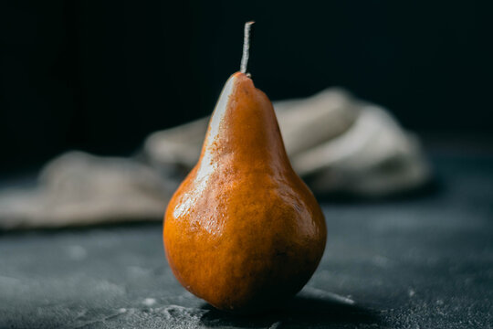 pera bosch marr&oacute;n y cerezas con fondo y base negro dark c&oacute;rdoba argentina
