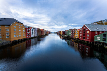 Drewniane domki na palach, Trondheim, Norwegia