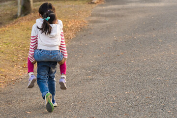 きょうだいの帰り道