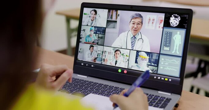 student has online remote learning