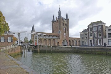Obraz premium Hafen und Zuidhavenpoort in Zierikzee