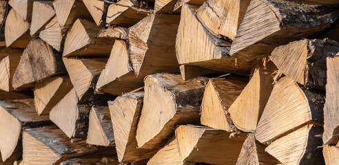Panorama Holzstapel mit Brennholz