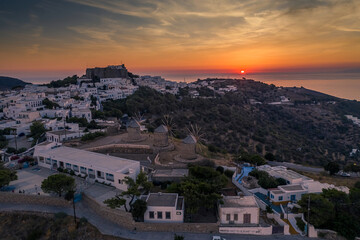 Obraz premium Sunset moment in Parmos island Greece
