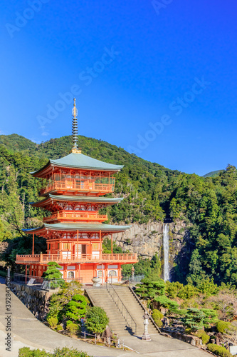 熊野那智大社 三重塔と那智の滝 和歌山県那智勝浦町 Kumanonati Taisya Three Storied Pagoda And Nati Waterfall Wakayama Ken Natikatsuura Town Wall Mural M H