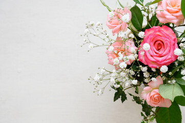 Obraz na płótnie Canvas A stylish rose bouquet background white2