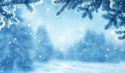 Rucksack Grußkarte der frohen Weihnachten und des guten Rutsch ins Neue Jahr mit Kopienraum. Weihnachtslandschaft mit Schnee und Tannen. Winterweihnachtshintergrund mit Schnee und unscharfem Bokeh. © Lilya