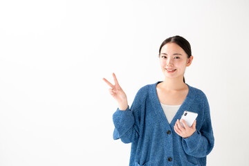 女性　スマートフォン