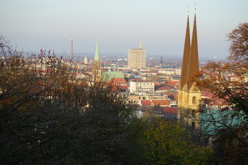 Obraz premium Bielefeld from the top,Bielefeld a old The Sparrenburg (actually: Sparrenberg Castle and Fortress, formerly also Sparenburg) is a restored fortress in Bielefeld's Mitte district. 