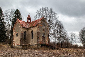 Cemetery chapel in Wołodź