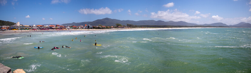 panorâmica de Praia tropical, Praia da Barra da Lagoa,  Florianopolis,  Santa Catarina, Brasil,...