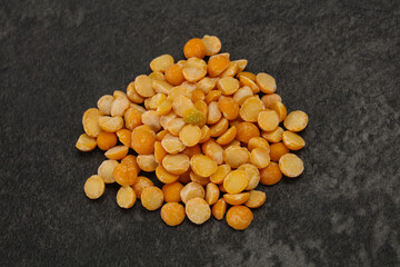 Raw dry peas for cooking