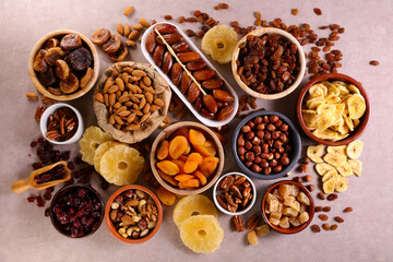 Fototapeta na wymiar assorted of nuts and dried fruits