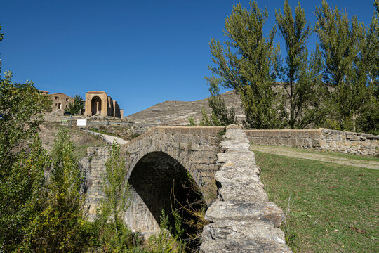 puente de la Concepci&oacute;n, ermita y crucero de la Concepcion, siglo XVI, Enciso, La Rioja , Spain, Europe