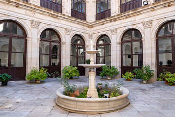patio adintelado, Real  Colegio de Doncellas Nobles, Toledo, Castilla-La Mancha, Spain