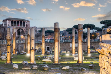 Fototapeta premium The Roman Forum in Rome at sunset